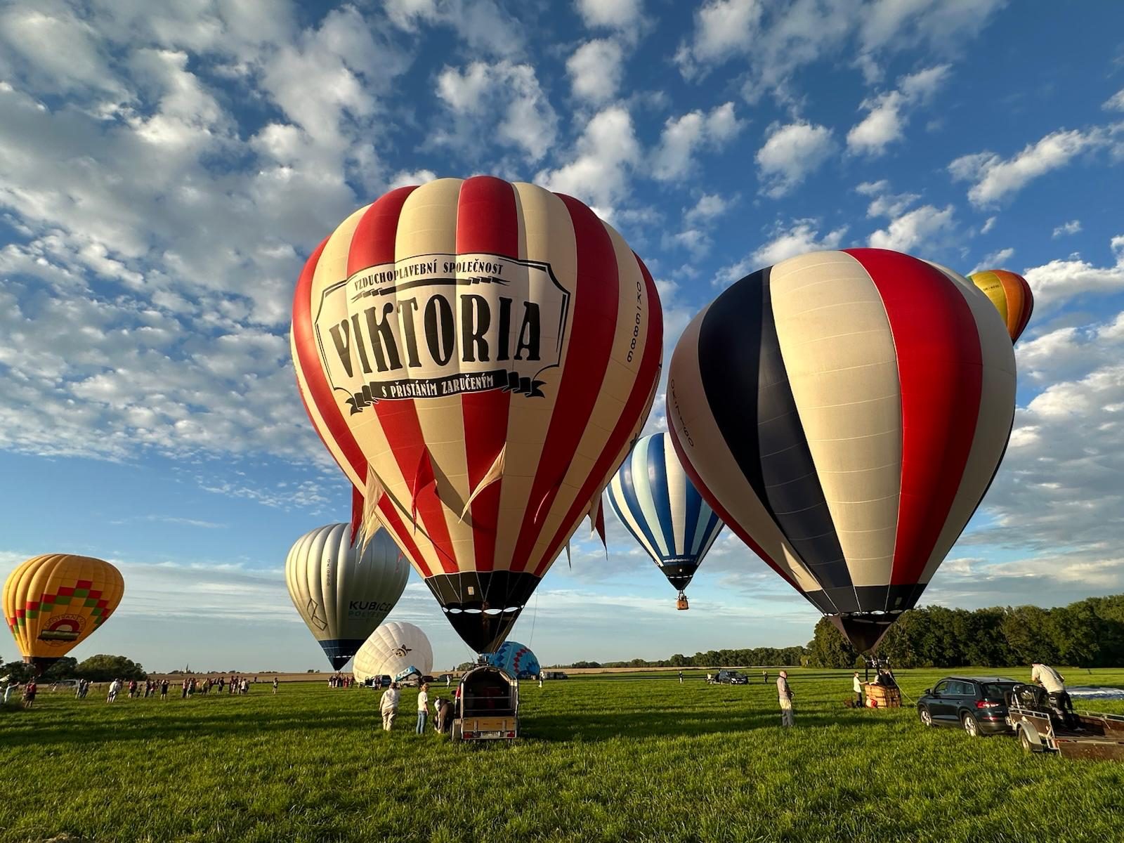 více balonů najednou, balonová fiesta Farma Bláto